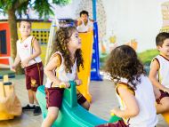 Hora de brincar no parque! 