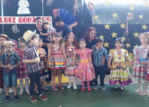 XVI ARRAIÁ DO COLÉGIO FÊNIX UMA FESTA DE MUITA ALEGRIA E INTERAÇÃO