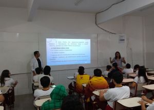 Palestra com a Psicóloga Rejane e o Prof. Sales sobre a adolescência.