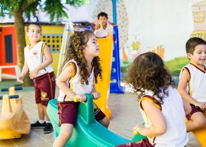 Hora de brincar no parque! 